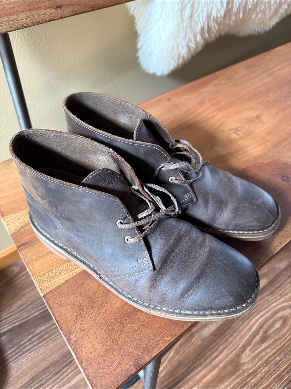 Clarks Men's Brown Leather Chukka Boots - Lace-Up